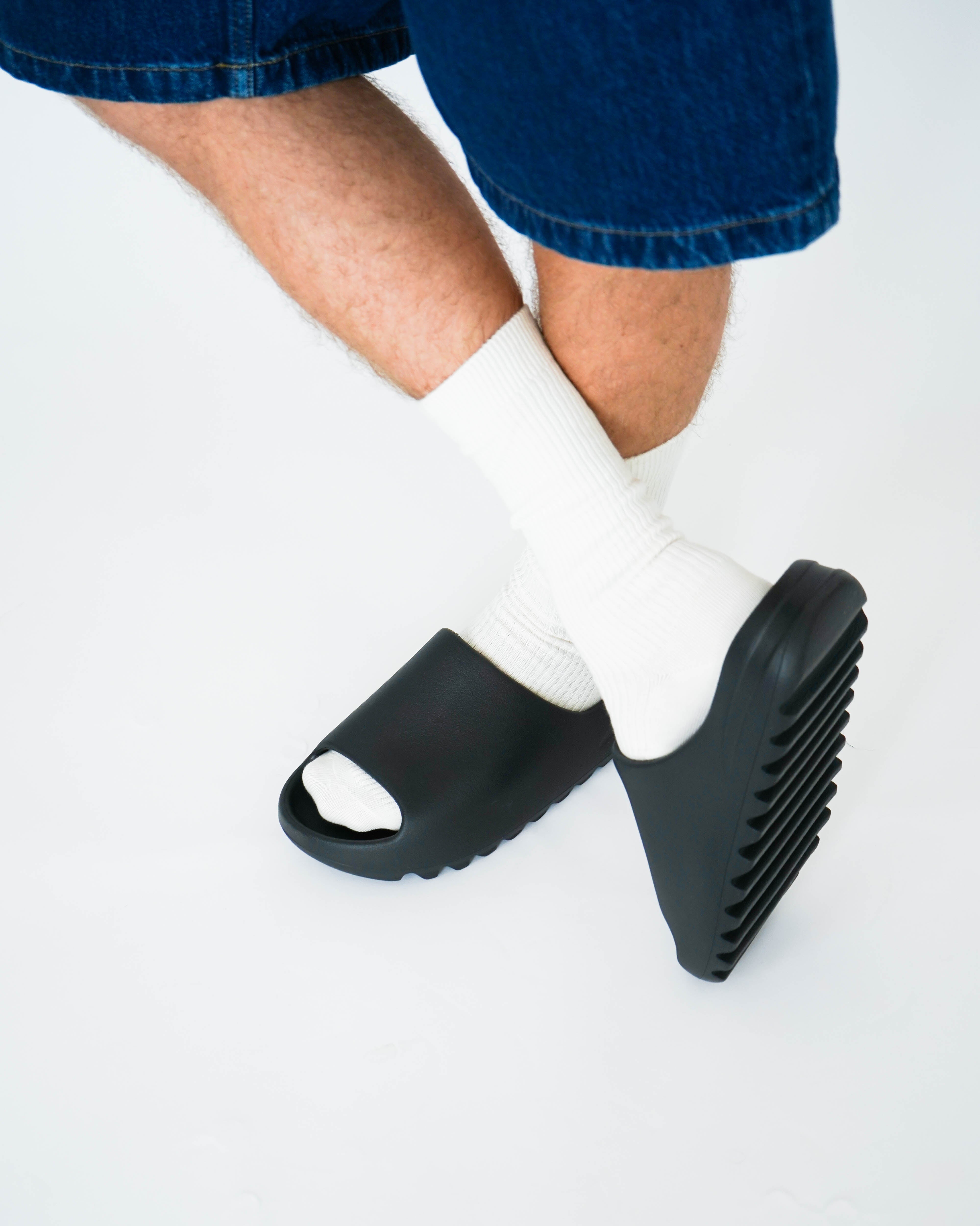 Adidas Yeezy Slide Onyx | The Sneaker Store Adidas Yeezy Slide Onyx | The Sneaker Store